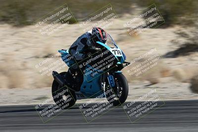 media/Dec-07-2025-CVMA (Sun) [[3e7d2de5dc]]/Race 8-Middleweight Shootout/